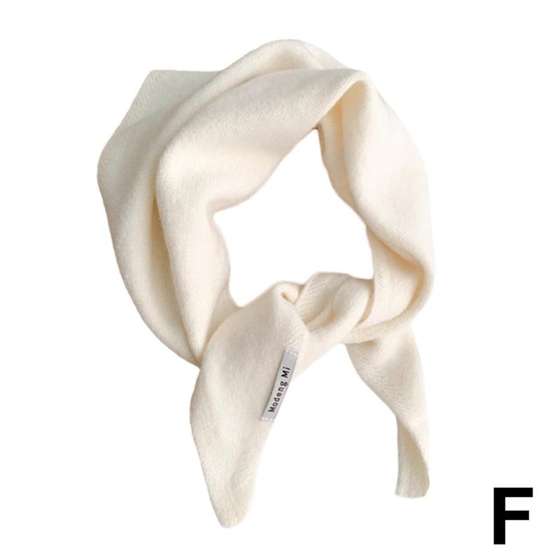 High-end solid color knitted triangular scarf for women, warm and versatile.